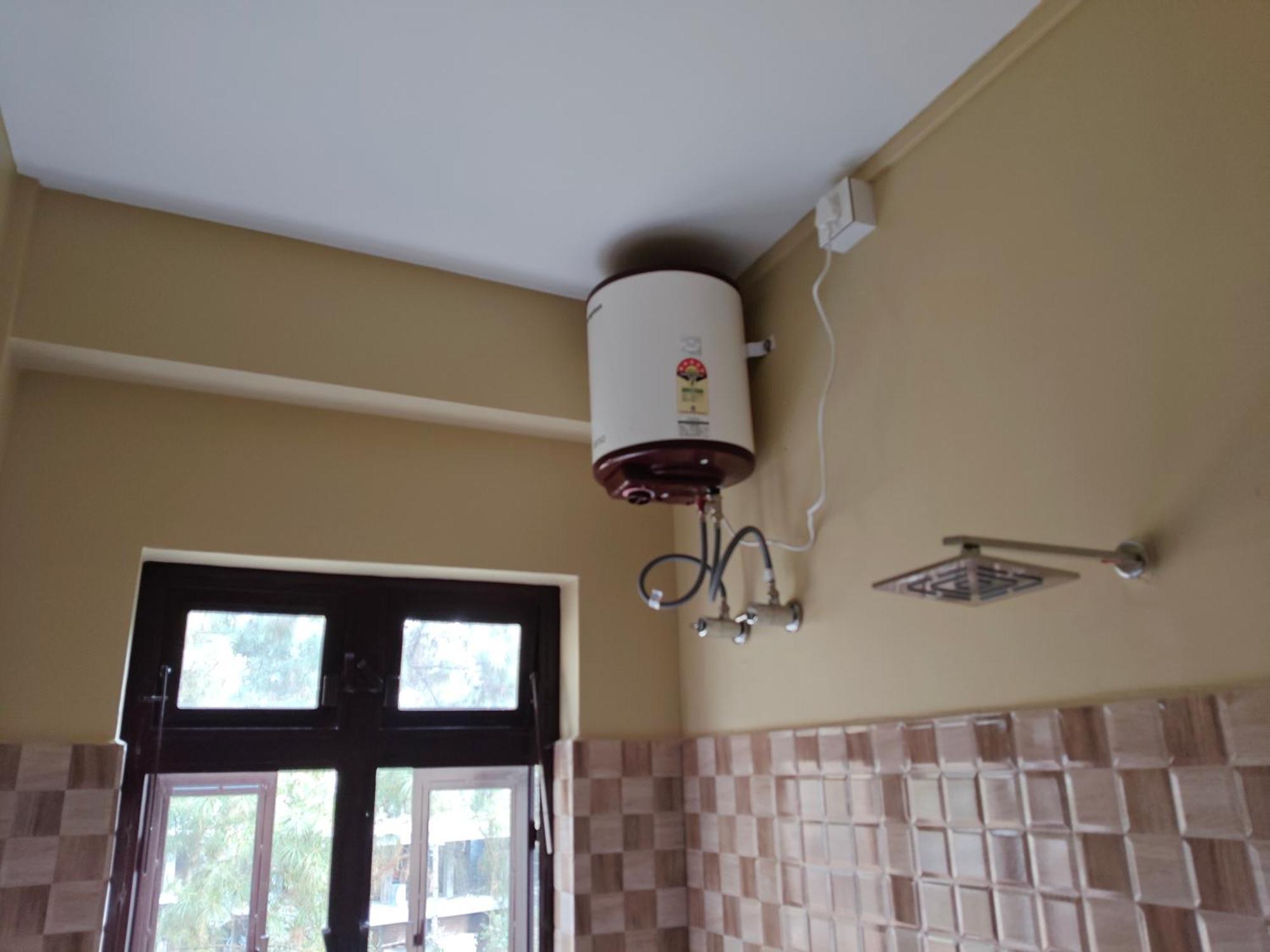 Xtsy Travellers Hostel Шилонг Стая снимка