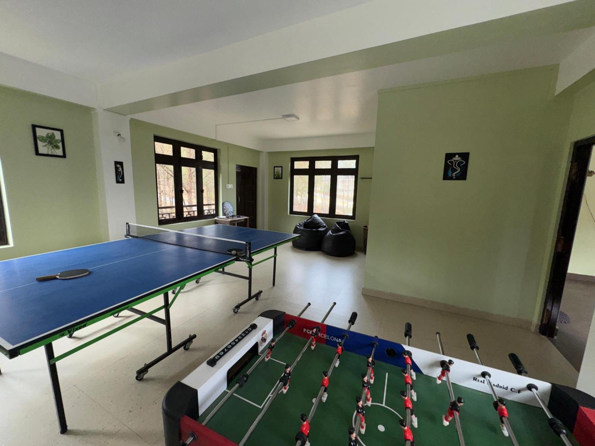 Xtsy Travellers Hostel Шилонг Екстериор снимка