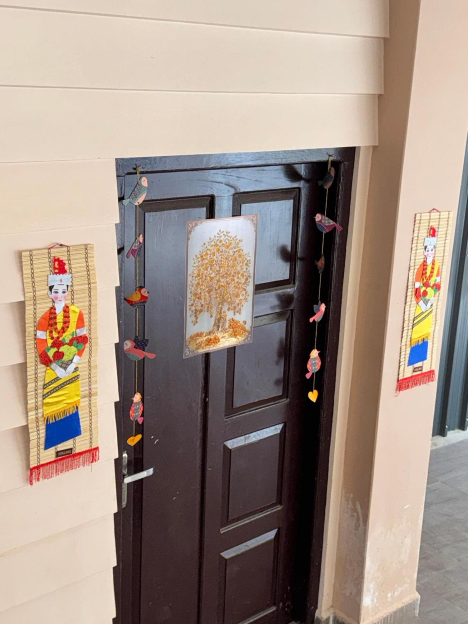 Xtsy Travellers Hostel Шилонг Екстериор снимка
